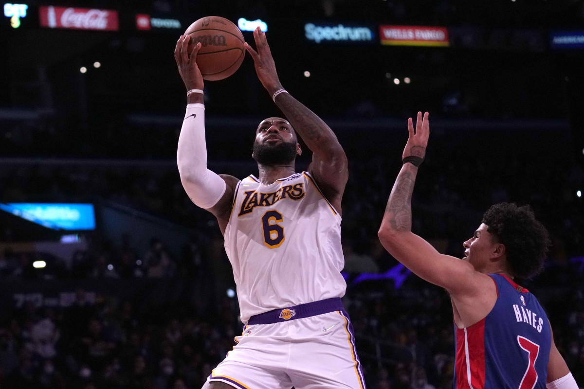 lebron james 11-28-21